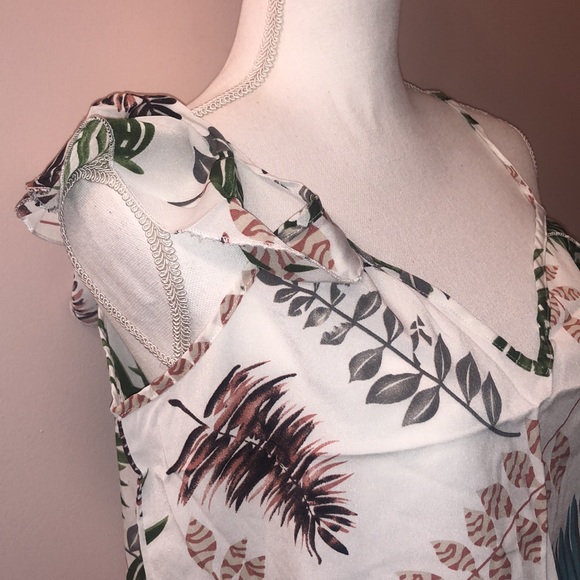 Flowy SHEIN Blouse - Picture 5 of 5